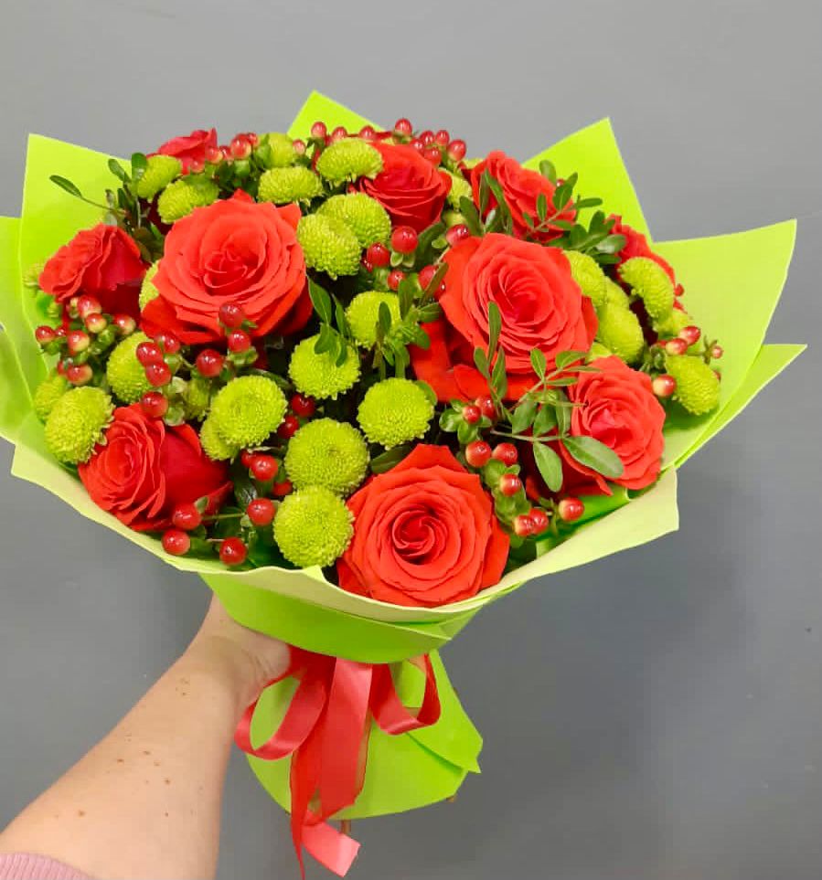 Букет цветов из: Хризантемы и Розы в Учкекен