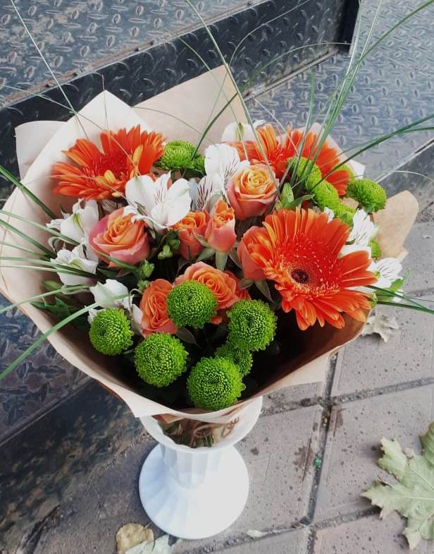 Букет цветов из: Герберы, Хризантемы, Альстромерии и Розы в Учкекен