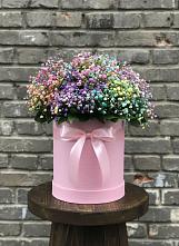 Цветочная композиция из Гипсофила и Розы в шляпной коробке в Учкекен