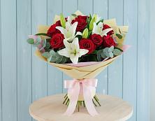 Букет цветов из:  Лилии и Розы в Учкекен