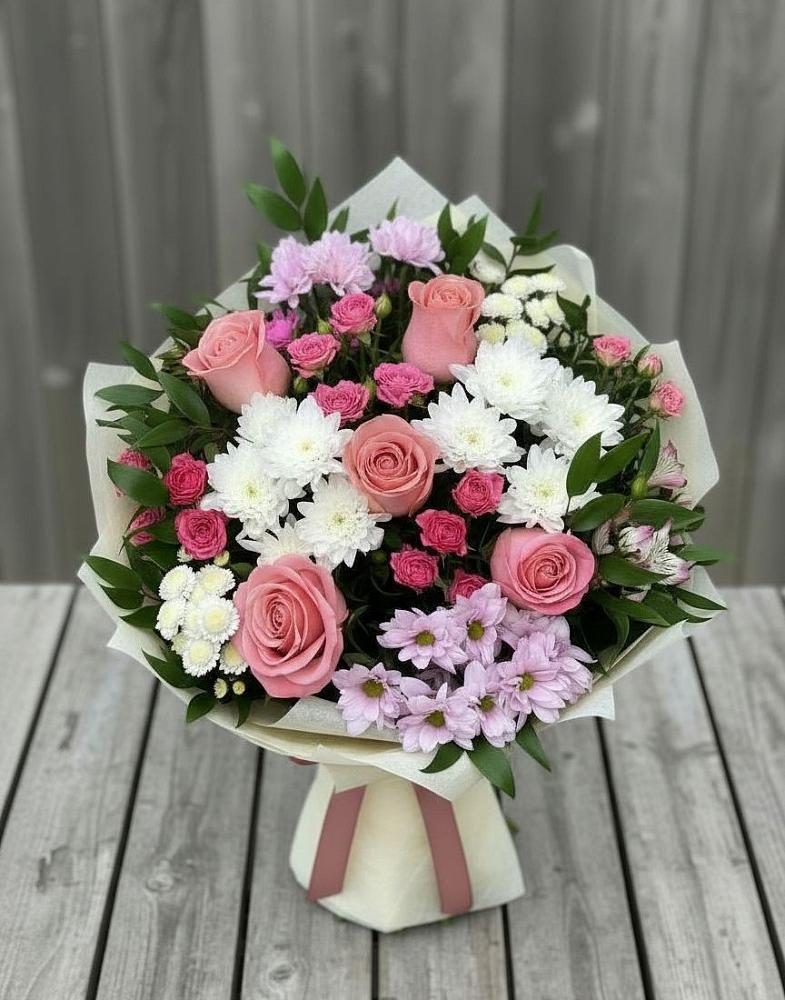 Букет цветов из: Альстромерии, Гвоздики, Розы и Хризантемы в Учкекен