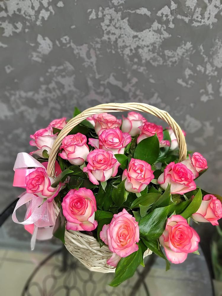 Цветочная композиция из Розы в корзине в Учкекен