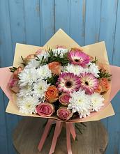 Букет цветов из:  Розы, Герберы и Хризантемы в Учкекен