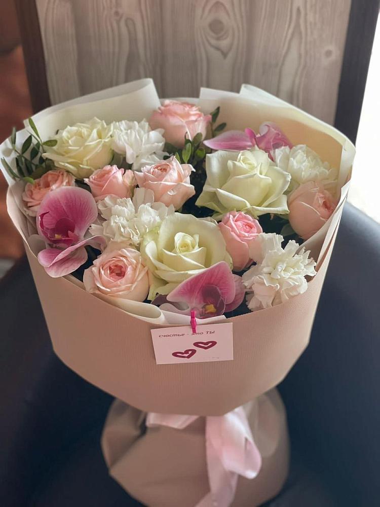 Букет цветов из: Орхидеи, Розы и Гвоздики в Учкекен