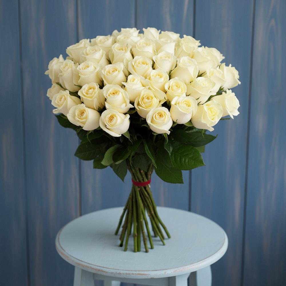 Букет 51 Белая роза Эдлесс Лав в Учкекен