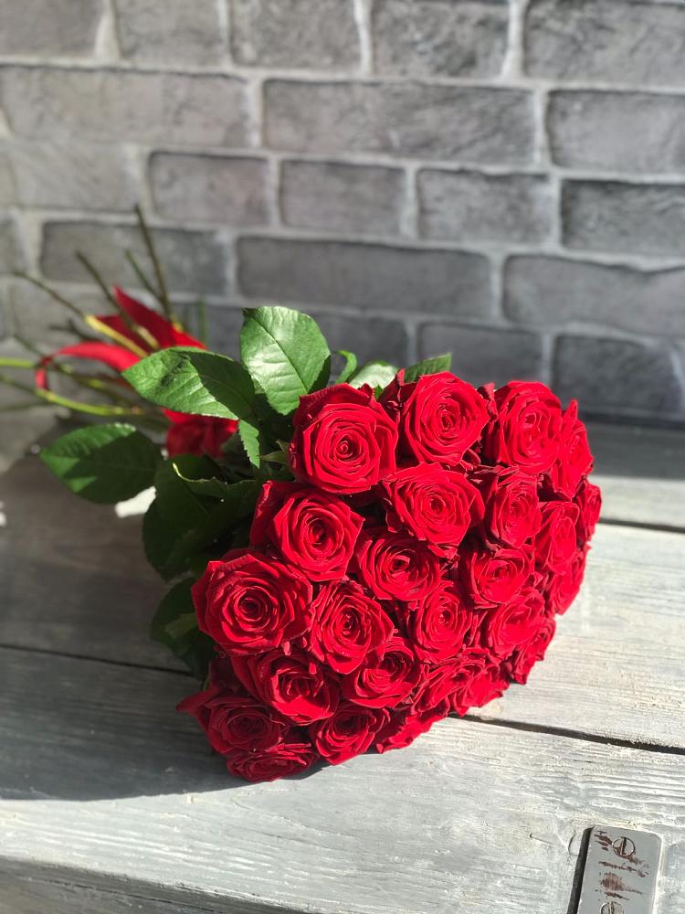 Букет Красные розы Фридом в Учкекен