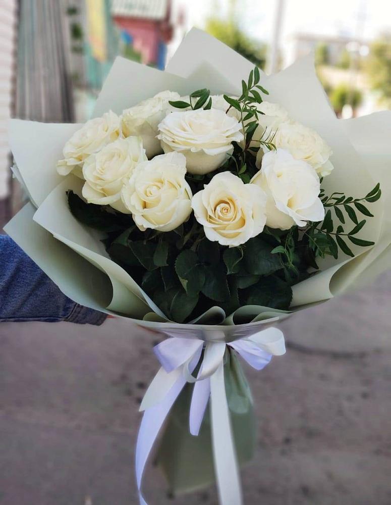Букет Белые розы Проуд в Учкекен