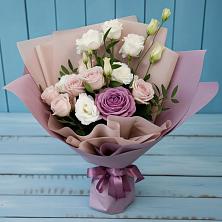 Букет цветов из:  Розы и Лизиантусы в Учкекен