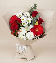 Букет цветов из:  Розы, Хризантемы, Герберы и Лилии в Учкекен