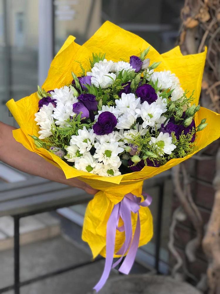 Букет цветов из: Ирисы, Хризантемы и Ромашки в Учкекен