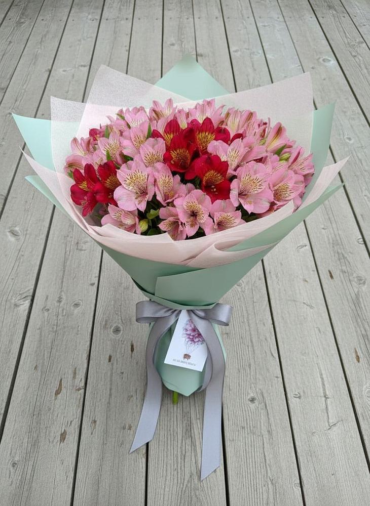 Букет цветов из: Альстромерии в Учкекен