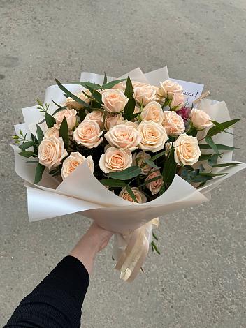 Букет Кремовые розы Латте в Учкекен