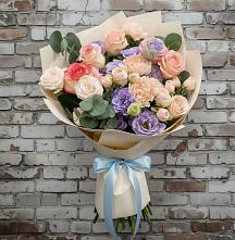 Букет цветов из:  Розы, Лизиантусы и Гвоздики в Учкекен
