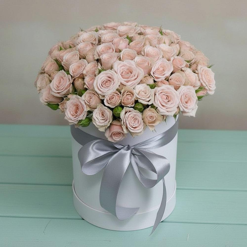 Цветочная композиция из Розы в шляпной коробке в Учкекен